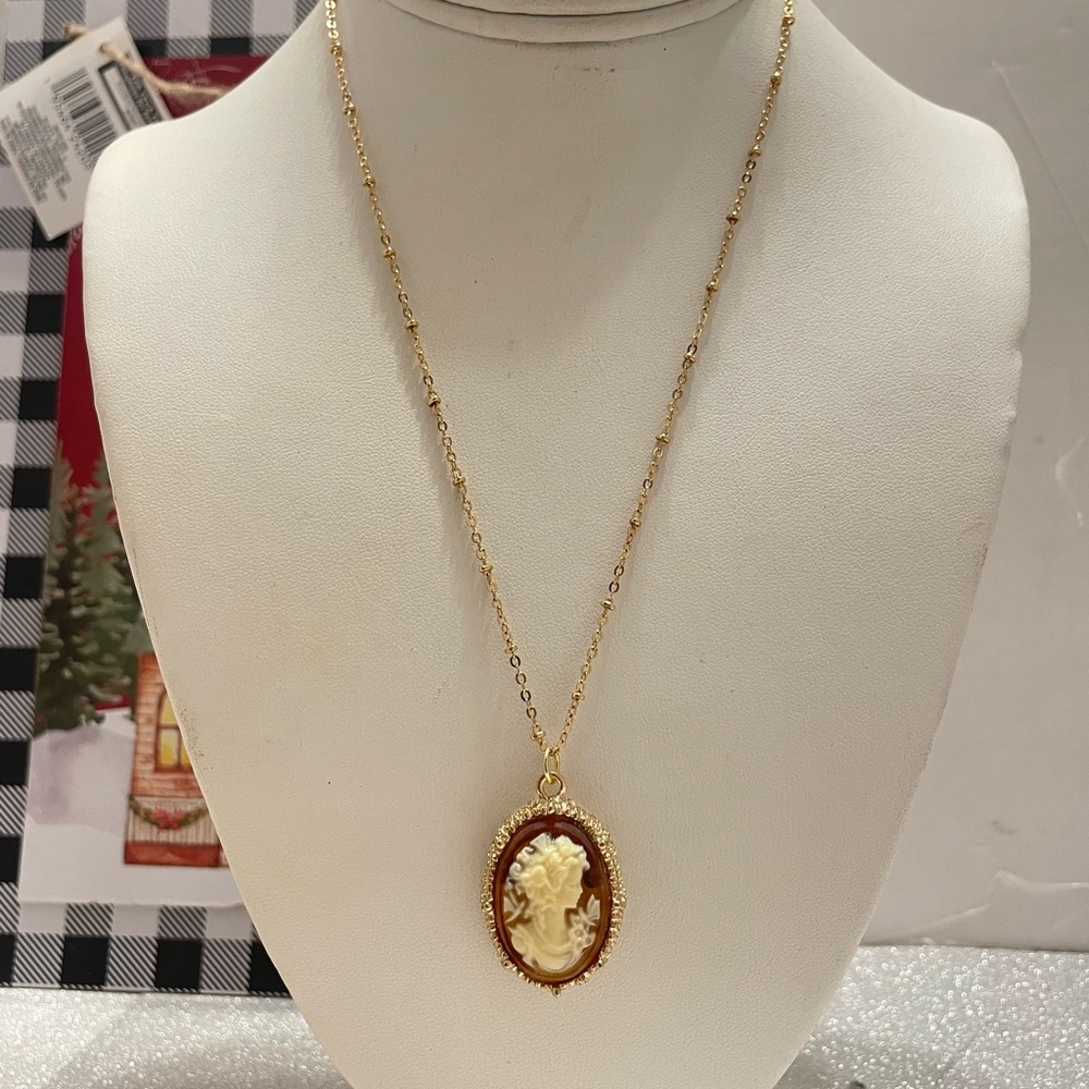 NECKLACE - Picture 3 of 12